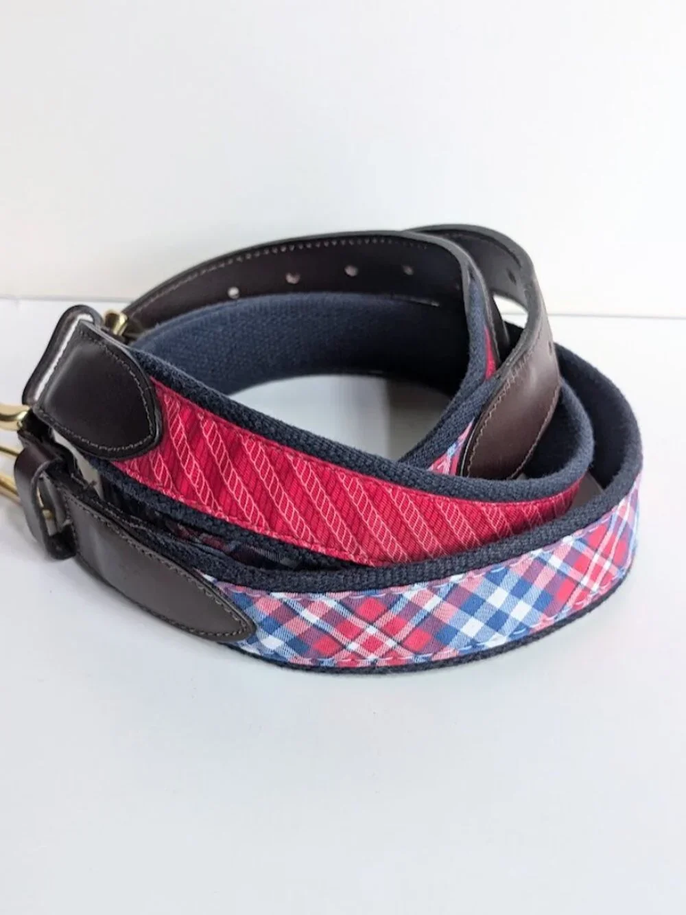 One* Vineyard Vines Multi Color Belt with Brown Leather Trim Size:32 NWOT